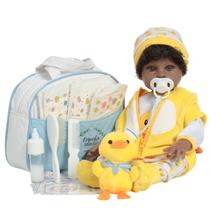Boneco Reborn Bebê Realista Negro Enxoval Patinho Completo Boneco Reborn Bebê Realista Negro Enxoval Patinho Completo
