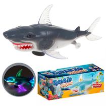 Boneco Shark Eletrônico Com Projetor De Desenhos Movimento Realista E Luzes Vibrantes Boneco Shark Eletrônico Com Projetor De Desenhos Movimento Realista E Luzes Vibrantes