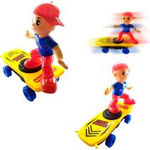 Boneco Skatista Brinquedo C/ Som E Luzes Faz Manobras 360 - Skater Boy