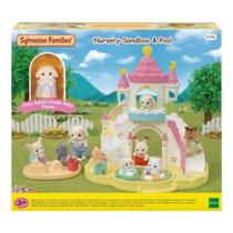 Boneco Sylvanian Families - Piscina e Caixa de Areia - Jardim da Infancia EPOCH MAGIA Boneco Sylvanian Families - Piscina e Caixa de Areia - Jardim da Infancia EPOCH MAGIA