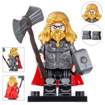 Boneco Thor com Armadura e Mjolnir em Bloco de Montar