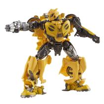 Boneco Transformers Studio Serie Deluxe - 70 Classe Bumblebee Hasbro