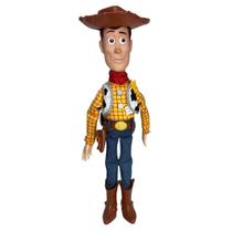 Boneco Woody Toy Story 37cm Pano Frases em Portugues Disney Pixar Brinquedo Interativo