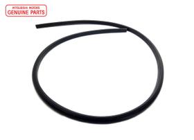 Borracha guarnição interna porta traseira Pajero TR4 - Original Borracha guarnição interna porta traseira Pajero TR4 - Original