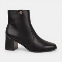 Bota Bebecê Cano Curto Salto Bloco Em Couro Preto Bota Bebecê Cano Curto Salto Bloco Em Couro Preto