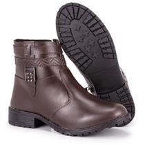 Bota Botinha Cano Baixo Feminina Bico Redondo Sola Baixa Fivela e Zíper Marrom 202 ADV Bota Botinha Cano Baixo Feminina Bico Redondo Sola Baixa Fivela e Zíper Marrom 202 ADV