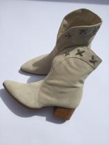 Bota Camurça em Couro