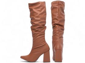 Bota Cano Alto Longo Franzida Feminina Bico Fino Salto Alto Grosso 9cm Caramelo Torricella Bota Cano Alto Longo Franzida Feminina Bico Fino Salto Alto Grosso 9cm Caramelo Torricella