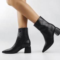 Bota Cano Baixo Bico Fino Couro Bota Cano Baixo Bico Fino Couro