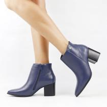 Bota Cano Baixo Detalhe Metal Couro Bota Cano Baixo Detalhe Metal Couro