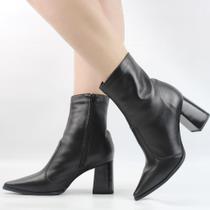 Bota Cano Baixo Salto Bloco Couro