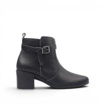 Bota Cano Baixo Salto Bloco Fivela Couro