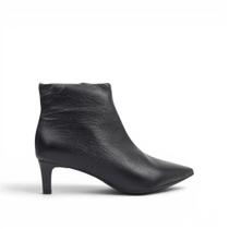 Bota Cano Baixo Salto Fino Couro