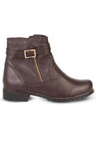 Bota cano curto em couro com fivela 7602