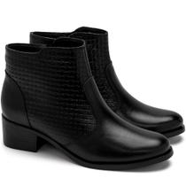 Bota Cano Curto Rosa Do Nilo Design Minimalista E Texturizado Salto Baixo Grosso