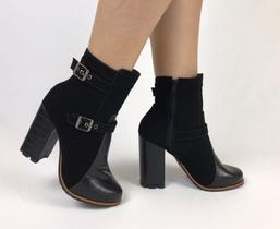 Bota cano grosso preta com fivela