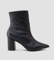Bota Cano Médio Couro Preto CBK
