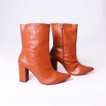 Bota Cano Médio Croco Whisky Bota Cano Médio Croco Whisky