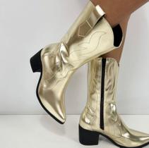 Bota cano médio dourada Bota cano médio dourada
