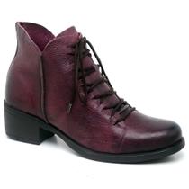 Bota Cano Medio Em Couro Graxo Açai Com Salto Baixo Cafe