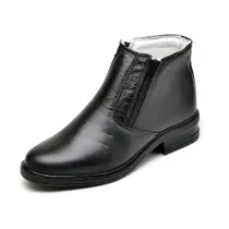 Bota Casual Masculina Couro Bico Redondo Leve Macia Conforto Bota Casual Masculina Couro Bico Redondo Leve Macia Conforto