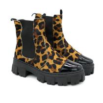Bota Chelsea Feminina Couro Animal Print Tratorada Estilo