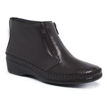 Bota Conforto Cano Curto em Couro Amanda Block Zíper Frontal e Costura Manual