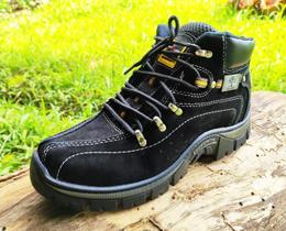 Bota Coturno em Couro Nobuck Adventure Costurada Palmilha em Gel