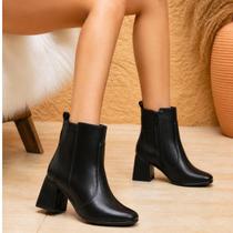 Bota Coturno Feminina Salto Grosso Bico Quadrado Cano Curto