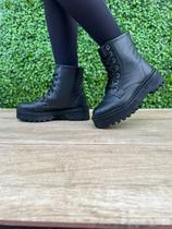 Bota Coturno Feminina Tratorada Cano Médio Plataforma Confortável Estilo Militar Blogueira Preto Bege Offwhite Bota Coturno Feminina Tratorada Cano Médio Plataforma Confortável Estilo Militar Blogueira Preto Bege Offwhite