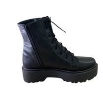 Bota Coturno Médio solado Tratorada Brenda Preta Bota Coturno Médio solado Tratorada Brenda Preta