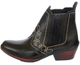 Bota country couro cor preta botina cowboy salto alto carrapeta solado borracha estilo peao rodeio