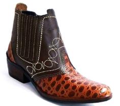 Bota country cowboy em couro botina estilo sertaneja homem do campo fazenda rodeio cidade