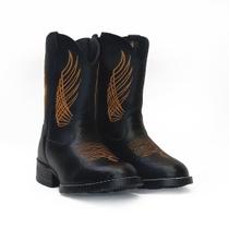 Bota Country Texana Infantil Unissex em Couro Preto com Estampa de Cobra com o Cano Bordado Laranja Kapell