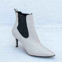 Bota Couro Bico Fino Elastico Offwhite