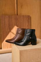 Bota Couro Cano Curto Boton Preto