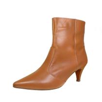 Bota Couro Legítimo Salto Baixo Fino Cano Curto Bico Fino Luiza Sobreira Caramelo Mod. 2156 Bota Couro Legítimo Salto Baixo Fino Cano Curto Bico Fino Luiza Sobreira Caramelo Mod. 2156