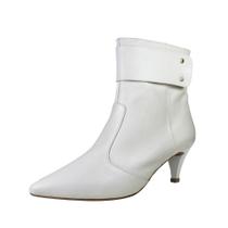 Bota Couro Legítimo Salto Baixo Fino Cano Curto Bico Fino Luiza Sobreira Off White Mod. 2158-2 Bota Couro Legítimo Salto Baixo Fino Cano Curto Bico Fino Luiza Sobreira Off White Mod. 2158-2