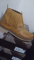 Bota Couro Masculina numeração 39 Cor Bege Bota Couro Masculina numeração 39 Cor Bege