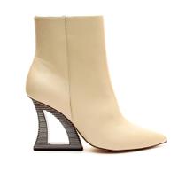 Bota Couro Off White Cano Curto Cecconello 2443001-4