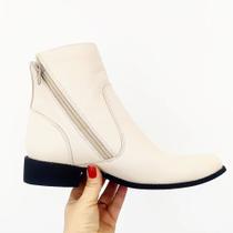 Bota couro solado emborrachado Bota couro solado emborrachado