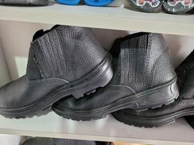 Bota de serviço