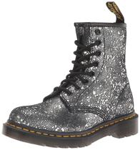 Bota Dr. Martens 1460 8 Eye Fashion feminina preta metálica 6 Bota Dr. Martens 1460 8 Eye Fashion feminina preta metálica 6