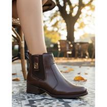 Bota Em Couro Feminina Calce Fácil Cano Curto Pegada 282003 Cor:PinhãoTamanho:37 Bota Em Couro Feminina Calce Fácil Cano Curto Pegada 282003 Cor:PinhãoTamanho:37