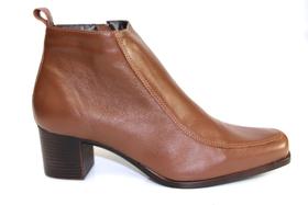 Bota em couro Feminina super confortável,temos na numeração 34 ao 39,produto 100% de couro Bota em couro Feminina super confortável,temos na numeração 34 ao 39,produto 100% de couro