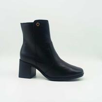 Bota Feminina Bebecê Couro Cano Curto Salto Grosso Elegante T6212-101