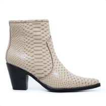 Bota Feminina Bico Fino estampa Anaconda - Couro