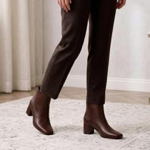 Bota Feminina Bico Quadrado Salto Medio Grosso Cano Curto Ziper Moda Casual Elegante Confortavel
