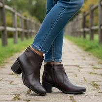Bota Feminina Bottero 346901 Couro Burnish Cano Curto Salto Bloco 6cm Recortes