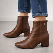 Bota Feminina Cano Baixo Salto De Couro Original Ramarim 2657101